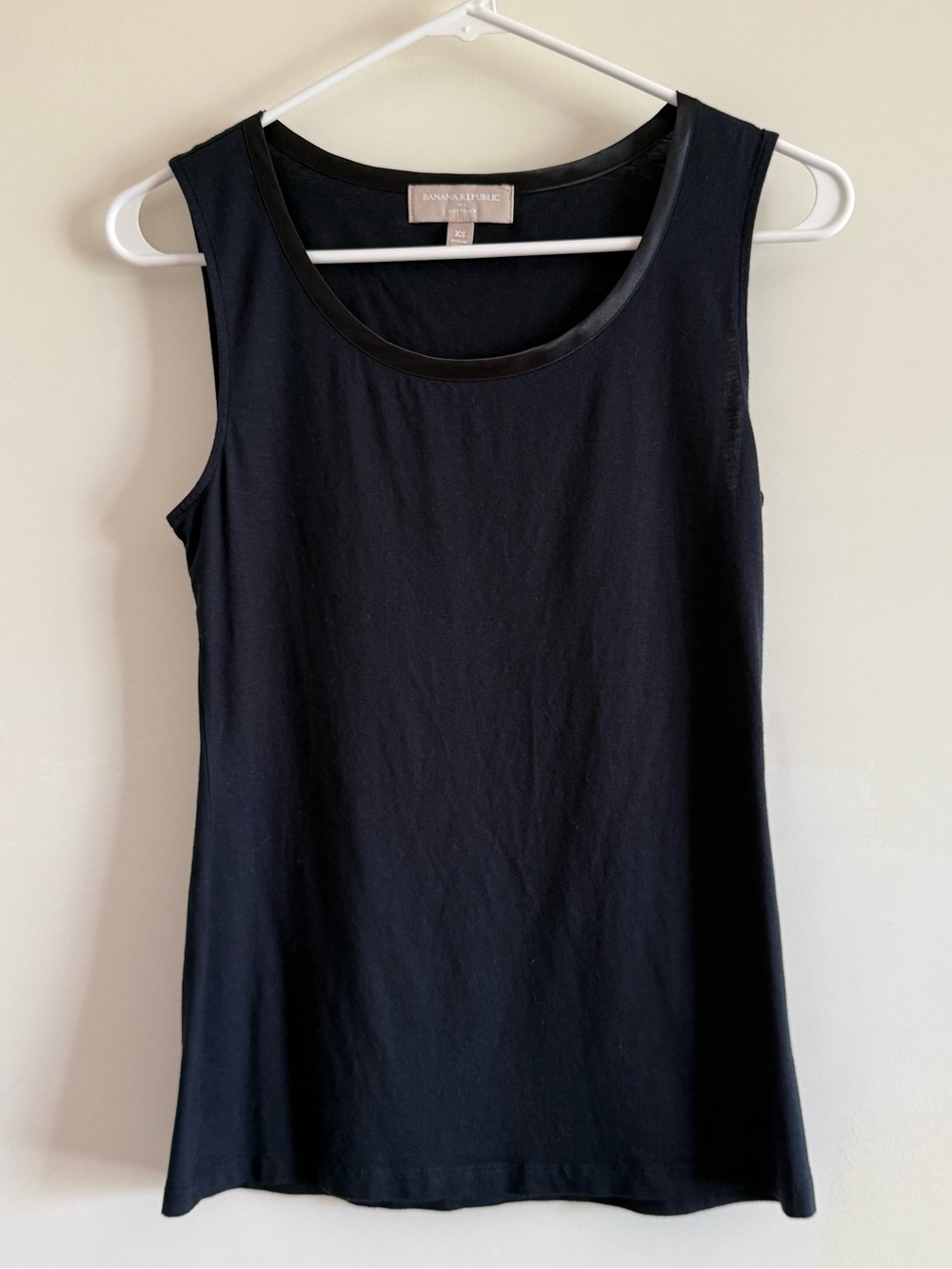 Banana Republic Luxe Touch Satin Trim Scoop Neck Tank